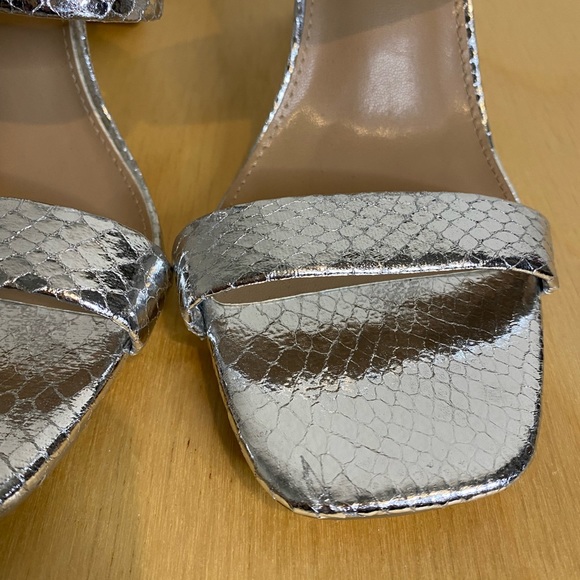Dolce Vita Silver Heels - Picture 4 of 10